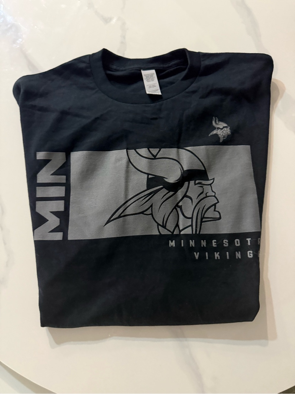 NFL Minnesota Vikings Black and Gray Graphic Tee